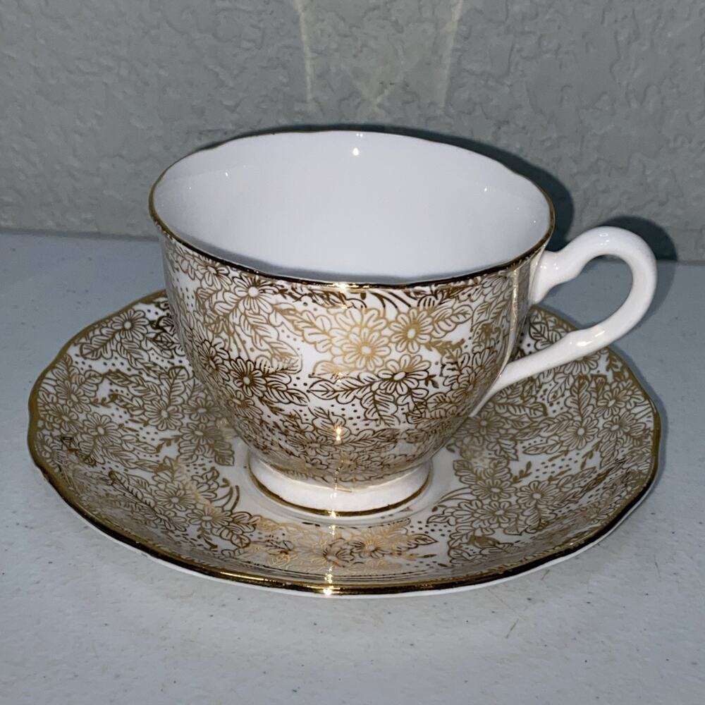 VTG Colclough Bone China Gold Floral Chintz Tea Cup‎ Saucer Set Longton England